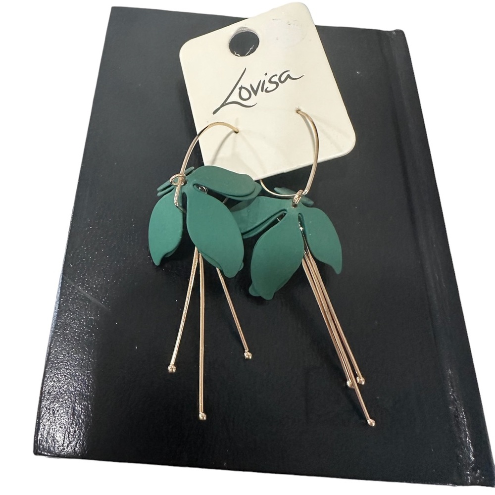 Lovisa green flower drop earrings. NWT